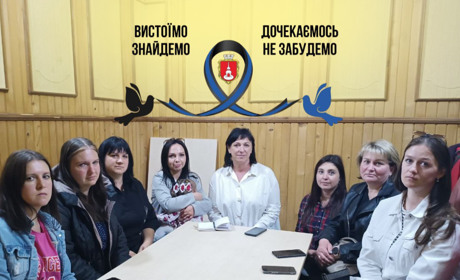 "Важко достукатися": у Переяславі жінки збирають акцію підтримки полонених та зниклих безвісти