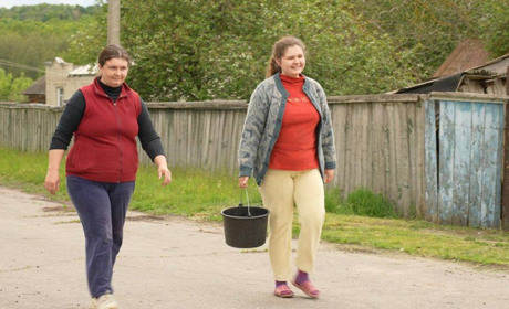 «Що у візок завантажили, те привезли»: багатодітна сім'я з Шалигиного знайшла прихисток на Роменщині