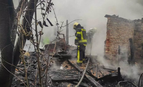 На Фастівщині рятувальники загасили пожежу у Великій Мотовилівці