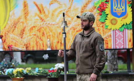 У Старокостянтинівській громаді вшанували Героїв України. Фоторепортаж