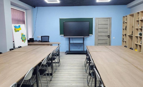 У Теплодарі навчають майбутніх захисників: в ліцеї відкрили сучасний осередок «Захисту України»