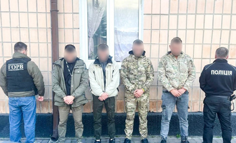 Трьох жителів Сарненського району викрили на переправленні за кордон чоловіків
