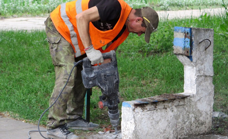 Демонтаж старих лавок у парку Слави: що з’явиться натомість (ФОТО)