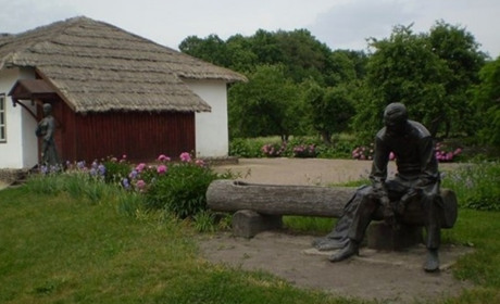 Слова «почуття» та «рівність» з’явились у нашій мові не так вже й давно завдяки Пантелеймону Кулішу