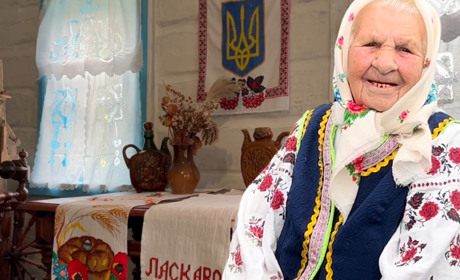 94-річна співачка: довгожителька з Березівської громади надихає все село