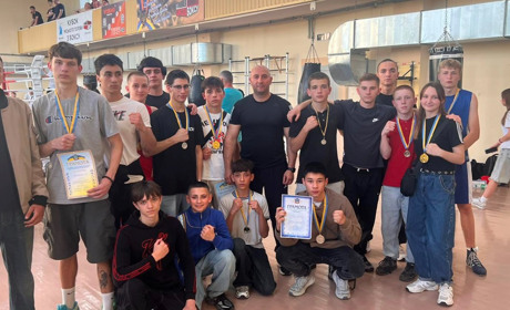 «Берсерк» на п'єдесталі: первомайські боксери вшанували пам’ять захисника Віктора Антоніва