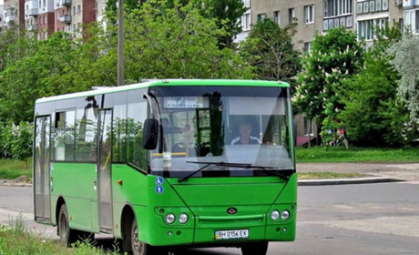 Автобус №1 у Південному змінив розклад на літній період (ГРАФІК)