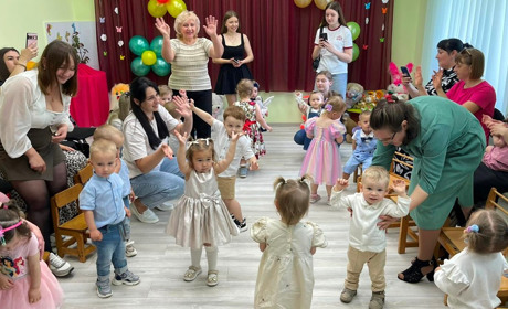 Маленькі випускники Центру раннього розвитку дитини отримали свої перші дипломи