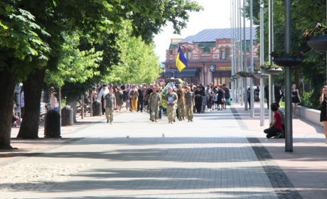 У Ніжині провели в останню путь загиблого воїна Бакоцького Дмитра