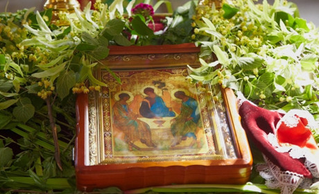 Трійця 2025: дата, сенс, традиції і молитви Зелених свят