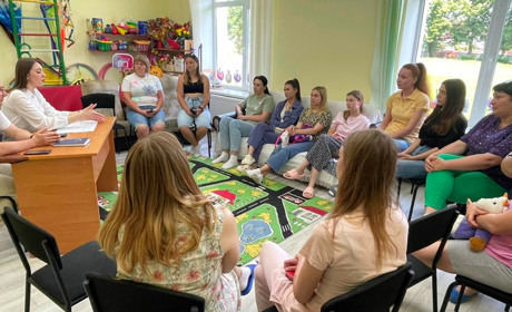 Діалог заради здоров’я: у Центрі раннього розвитку дитини відбувся круглий стіл із фахівцями лікарні