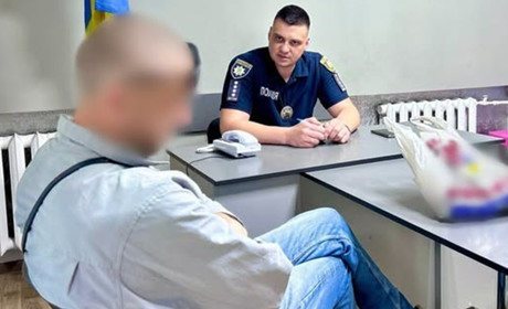 У Звягелі поліцейські встановили причетного до наруги над могилою захисника України