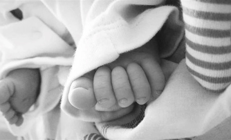 У Мирному розслідують смерть 2-місячного хлопчика. Це друга дитина, яка померла в цій родині
