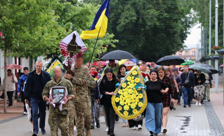 У Ніжині попрощалися із загиблим воїном Михайлом Онищенком