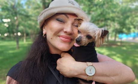 Південноукраїнка Марина уперто шукала свого песика-утікача майже два роки: історія з хепі-ендом