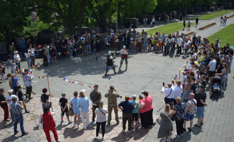 Звягель Незламний: як середньовічні бої єднають серця, ветерани отримують підтримку та… освідчення