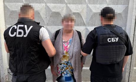Збирала дані для ворога: на Хмельниччині викрито жінку, яка готувала диверсію
