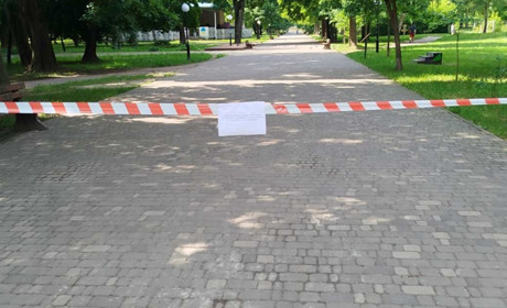 У Шостці дезінфікували Парк Свободи: дочекайтеся 3-5 днів для безпечних прогулянок