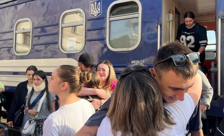 Студенти і викладачі Кіцманського коледжу, які потрапили в ДТП у Франції, повернулися додому