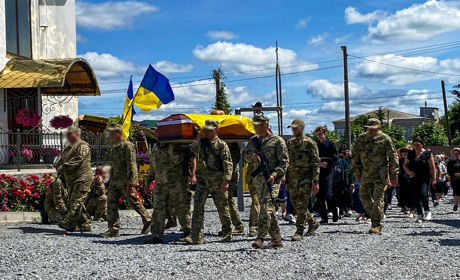 Вважався зниклим безвісти: у Полонному прощалися з захисником Олександром Лавринюком