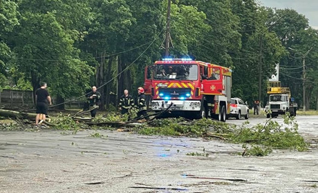 Наслідки буревію у Жовтих Водах: фото та деталі