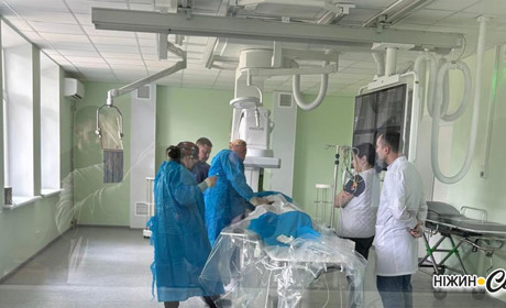 В Ніжинській ЦМЛ відбулася перша діагностична операція на ангіографі