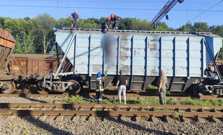 Через ураження струмом на залізничному вокзалі в Ніжині загинула одна особа, ще одну травмовано