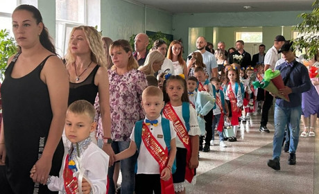 Батьки першокласників зможуть отримати 5 000 грн на збори дитини до школи: ініціатива Президента