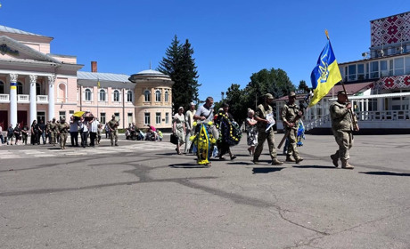 Первомайськ попрощався із захисником України Максимом Абулгазіновим