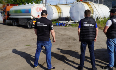 280 тисяч літрів фальсифікату: правоохоронці викрили схему продажу незаконного пального на Київщині