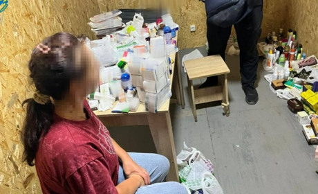 Жителька Золотоніщини намагалася ввезти заборонені медичні препарати з Єгипту