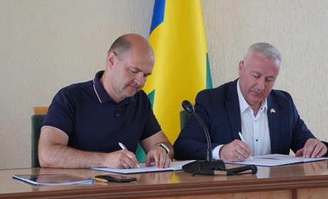 Фастівська та Нікольська громада підписали меморандум єдності й підтримки