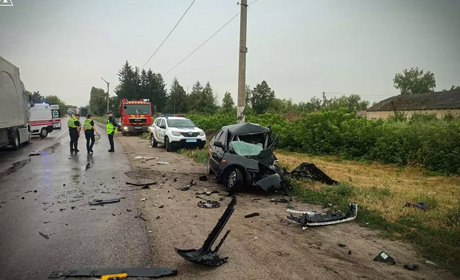 Два водії загинули, пасажир – у лікарні: смертельна аварія в Узині за участі трьох автомобілів