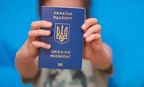 Особливості отримання виготовленого закордонного паспорта дитини: роз’яснюємо деталі