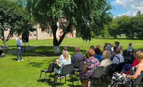 Медики — серце громади: у Старокостянтинівській лікарні відзначили професійне свято
