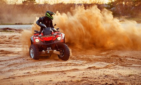 У Гадячі 11-річний хлопець на квадроциклі в’їхав у паркан: поліція з’ясовує обставини