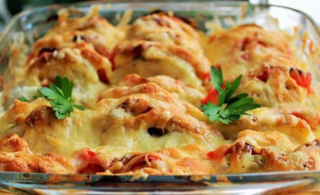 Готуємо сьогодні: запіканка з кабачками та курячим філе