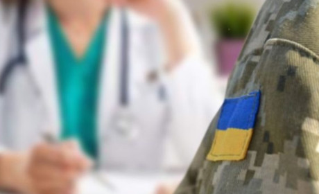 Сімейним лікарям доплачуватимуть за обслуговування ветаранів і ветеранок: перелік медпослуг