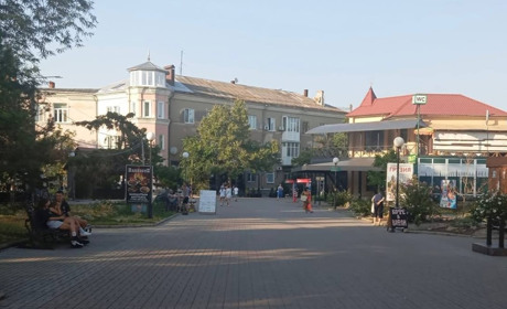 Окупаційна влада Бердянська оголосила безхазяйними більш ніж 60 квартир та домоволодінь