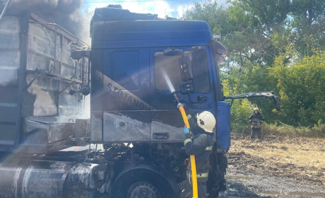 У Фастові горів вантажний автомобіль: пожежу ліквідували рятувальники