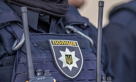 Нетверезий чоловік вночі не пускав дружину в будинок на Переяславщині: хроніка поліції