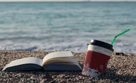 Як продовжити літо: добірка книг з сонячною атмосферою