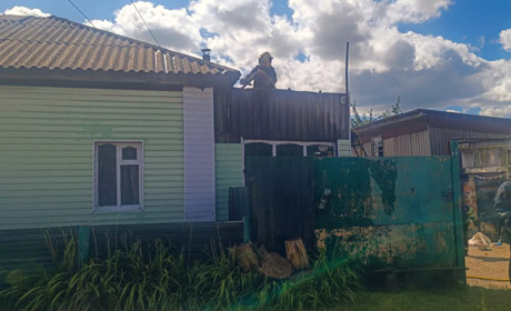 У Глухові горів будинок на одному з провулків