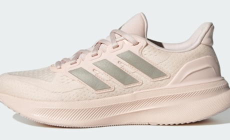 Найпопулярніші моделі жіночих кросівок Adidas