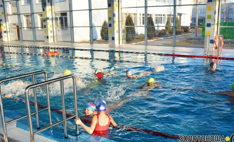 Басейн відкрив новий сезон