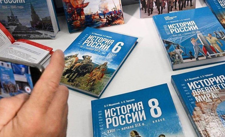 Кремль мілітаризує освіту: в російських підручниках історії з’являться “герої спецоперації”