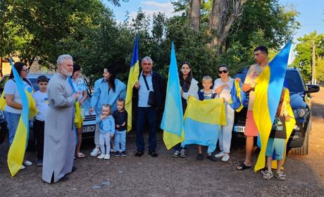 У Повстанському вперше відбувся автопробіг з прапорами до Дня Незалежності