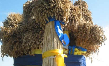 28 серпня: в Україні відзначають “Обжинки” — обряд завершення хлібних жнив, а також інші свята