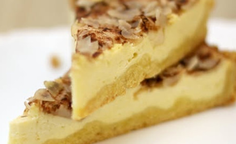 Готуємо сьогодні: смачнезний пиріг з сиром та яблуками