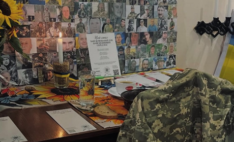 «За цілий день не згасла жодна свічка»: як Переяслав долучився до акції «Стіл пам’яті-2025»